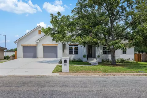 271 S College St, La Grange, TX 78945