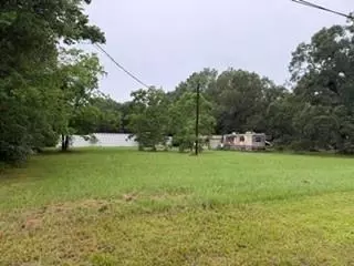 479 Skylark Ln, Livingston, TX 77351