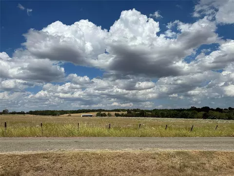 6500 Sacred Heart Rd, Burton, TX 77835