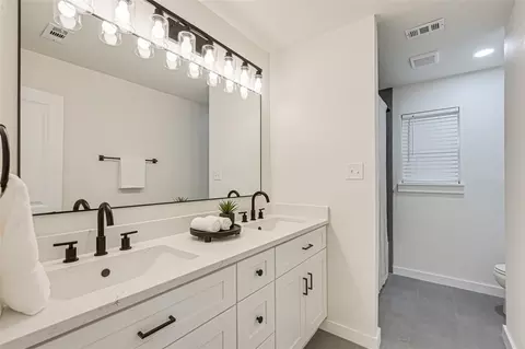 Bath - 5206 Springton Ln, Spring, TX 77379 photo 2 of 3