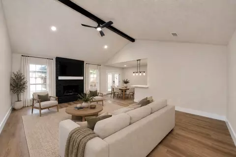 11615 One Token Dr, Houston, TX 77065