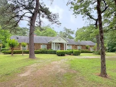 1123 Creekwood St, Crockett, TX 75835
