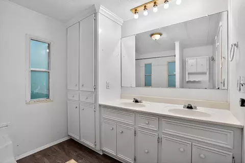 Bath - 3 Meadowlark, Trinity, TX 75862 photo 1 of 3