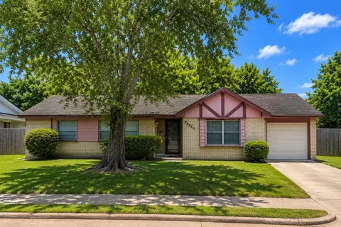10702 Rubin St, Houston, TX 77047