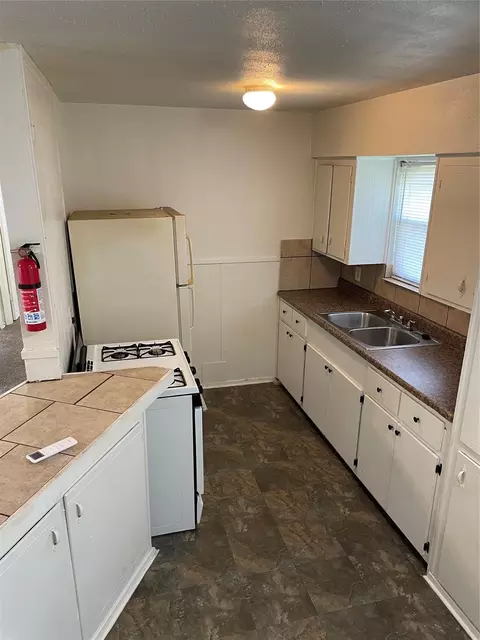 3405 Drew St #4, Houston, TX 77004