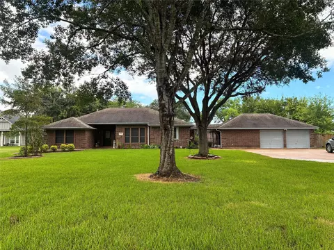 5255 Beaver Rd, Santa Fe, TX 77517
