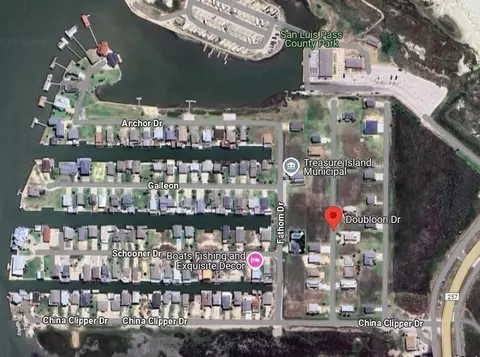 129 Doubloon Dr, Freeport, TX 77541