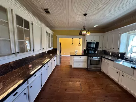 Kitchen - 8773 I-45 S, Centerville, TX 75833 photo 3 of 4