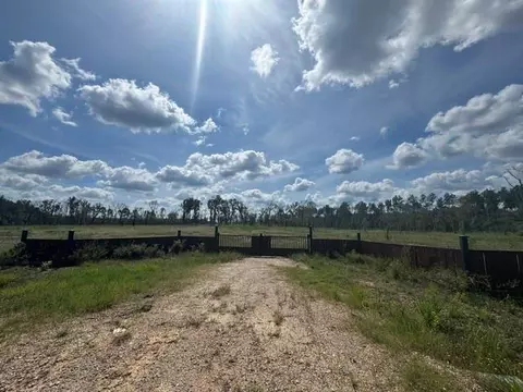 1018 Gibson Ln, Huntington, TX 75949