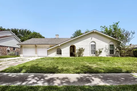9610 S Hanworth Dr, Houston, TX 77031