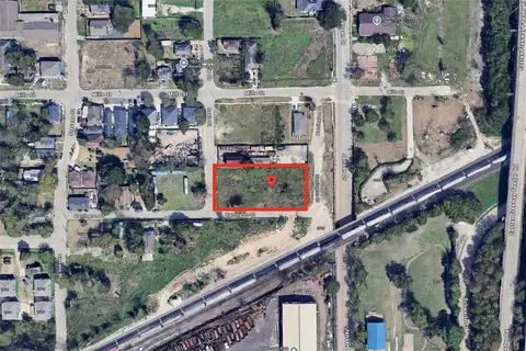 1703 Jensen Dr, Houston, TX 77026