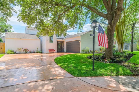10303 Lynbrook Hollow St, Houston, TX 77042