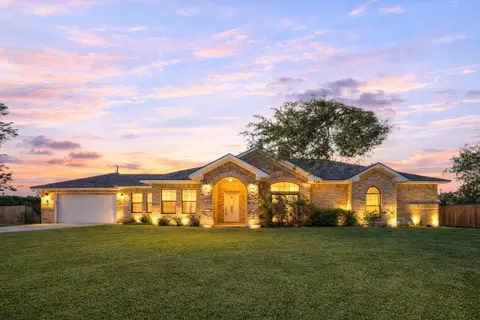 319 Pinedale Ave, Arcola, TX 77583