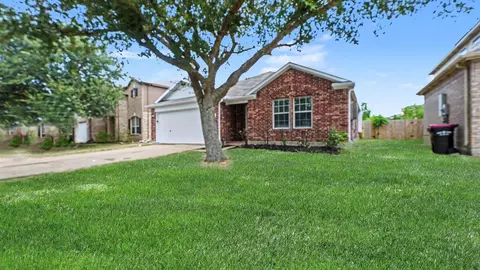 1819 Manor Dr, Baytown, TX 77521