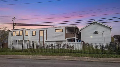 6723 S Loop Loop E #9, Houston, TX 77087