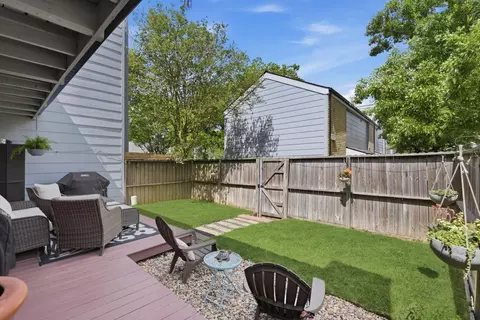 731 Worthshire St, Houston, TX 77008