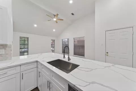 4735 Woodford St, Baytown, TX 77521