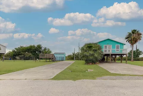 1089 Melody Ln, Crystal Beach, TX 77650