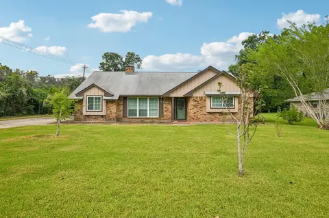 401 Southern Oaks Dr, Lake Jackson, TX 77566