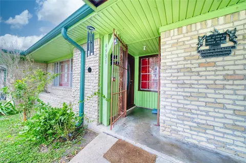 4931 Mercedes Ln, Houston, TX 77022