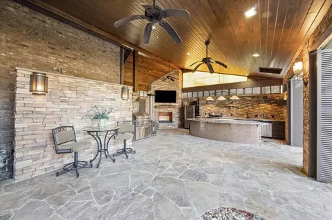 2614 Rip Van Winkle Dr, Pearland, TX 77581