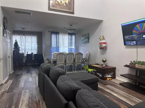 3727 Ashford Villa Ln, Houston, TX 77082