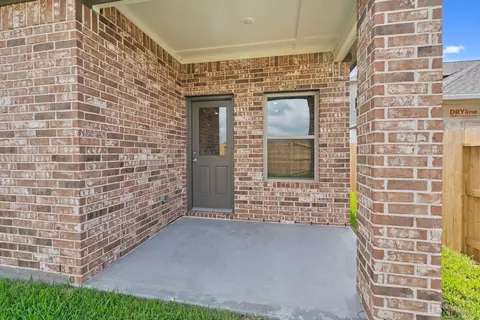 Exterior - 3526 Cardinal Pointe Dr, Angleton, TX 77515 photo 2 of 8