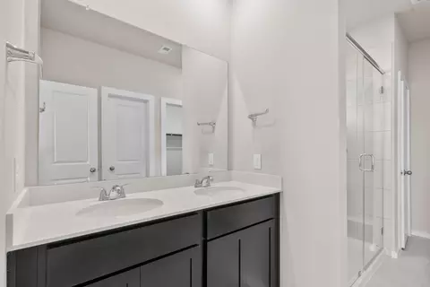 Bath - 3526 Cardinal Pointe Dr, Angleton, TX 77515 photo 1 of 2