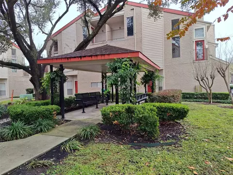 10855 Meadowglen Ln #928, Houston, TX 77042