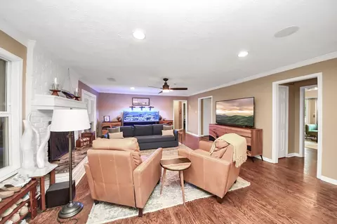 Living - 6403 Craigway Rd, Spring, TX 77389 photo 1 of 2