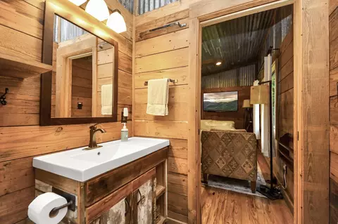 Bath - 6403 Craigway Rd, Spring, TX 77389 photo 5 of 6