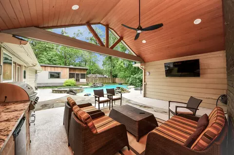 Exterior - 6403 Craigway Rd, Spring, TX 77389 photo 3 of 10