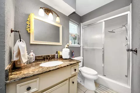 Bath - 6403 Craigway Rd, Spring, TX 77389 photo 4 of 6