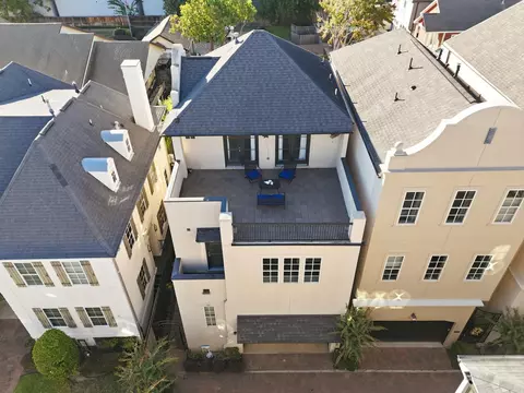 1360 W 25th St, Houston, TX 77008