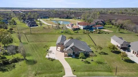8703 Majesty Ln, Richmond, TX 77469