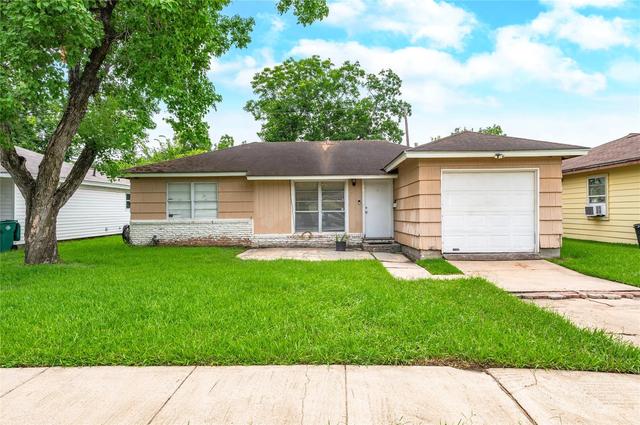 1401 Susan St, Pasadena, TX 77506