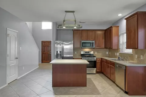 30327 Deleon Fields Dr, Spring, TX 77386 photo 8
