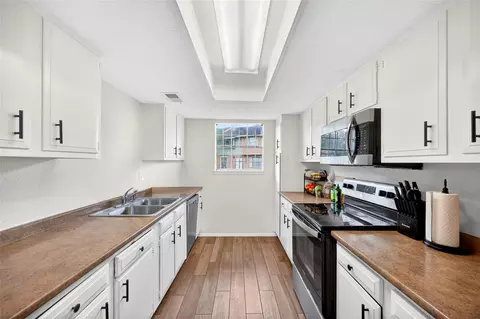 6975 Chasewood Dr, Missouri City, TX 77489