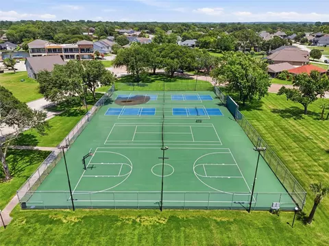 View/Area - 1907 Clipper Cir, Willis, TX 77318 photo 2 of 4