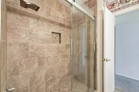 Bath - 1907 Clipper Cir, Willis, TX 77318 photo 4 of 4