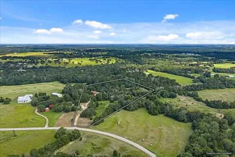 7750 Rolling Creek Rd, Burton, TX 77835