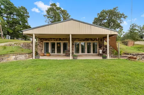 18 Arrowhead Dr, Huntsville, TX 77320