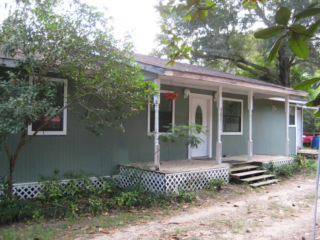 3089 Mann St, Conroe, TX 77303 photo 1