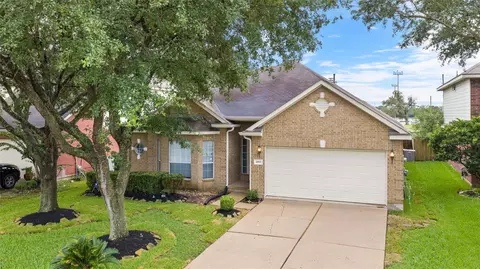 14911 Moss Bridge Ln, Sugar Land, TX 77498