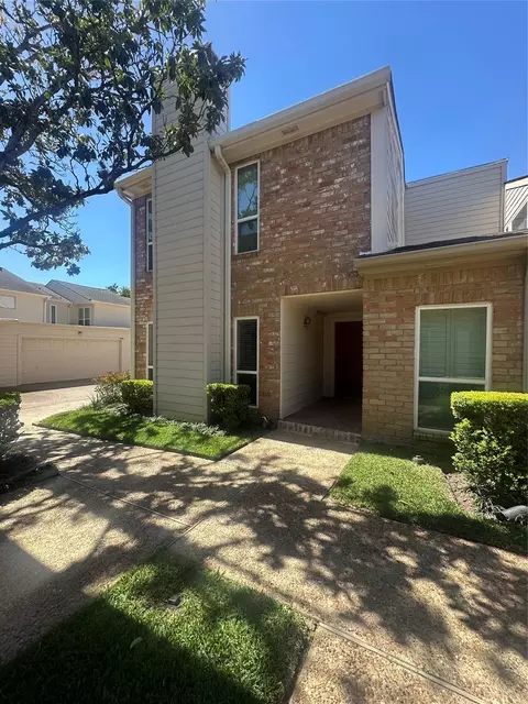 5915 Woodway Place Ct, Houston, TX 77057