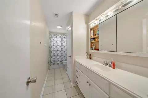 Bath - 23130 Pennsgrove Rd, Spring, TX 77373 photo 1 of 2