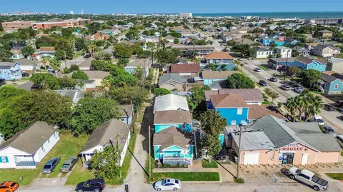 2414 44th St, Galveston, TX 77550