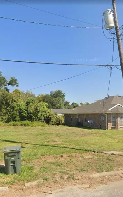 1055 Grant St, Beaumont, TX 77701