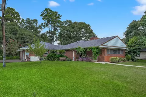 302 Conroe Dr, Conroe, TX 77301 photo 1