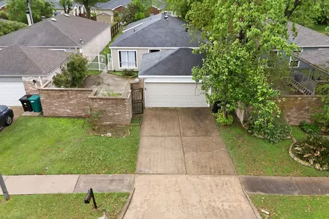 16235 Olive Glen Dr, Houston, TX 77082